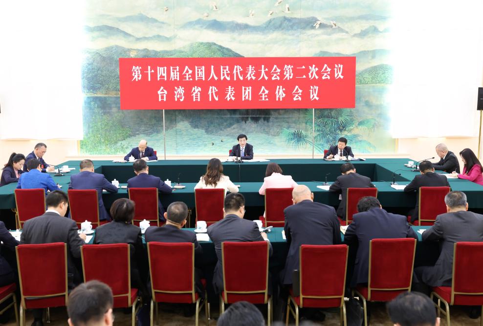 قائدان صينيان بارزان يحضران مشاورات في الدورة التشريعية السنوية