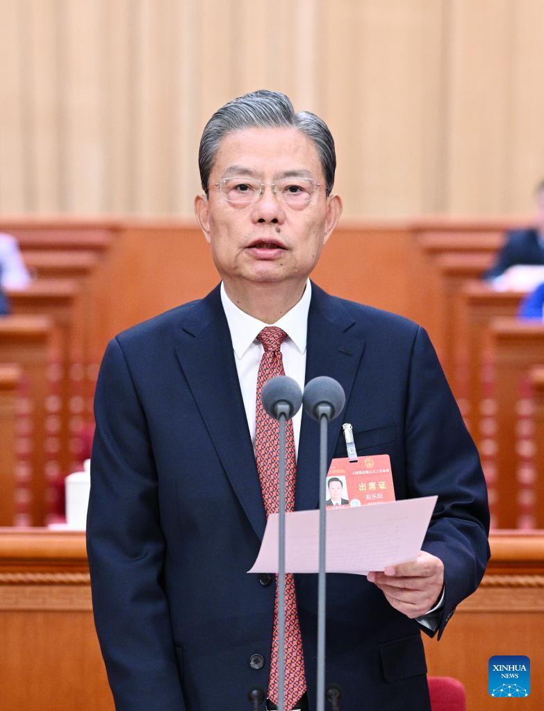 كبير المشرعين يلقي كلمة خلال الاجتماع الختامي للدورة التشريعية السنوية في الصين