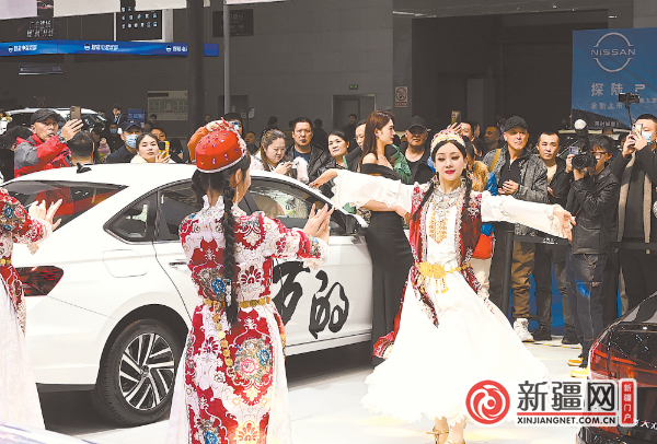 افتتاح معرض شينجيانغ للسيّارات