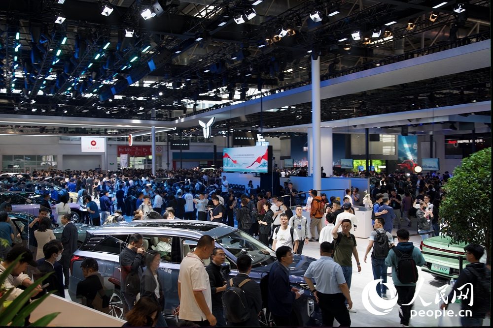 معرض بكين الدولي للسيارات 2024 يشهد اتجاهات التطور في صناعة السيارات العالمية