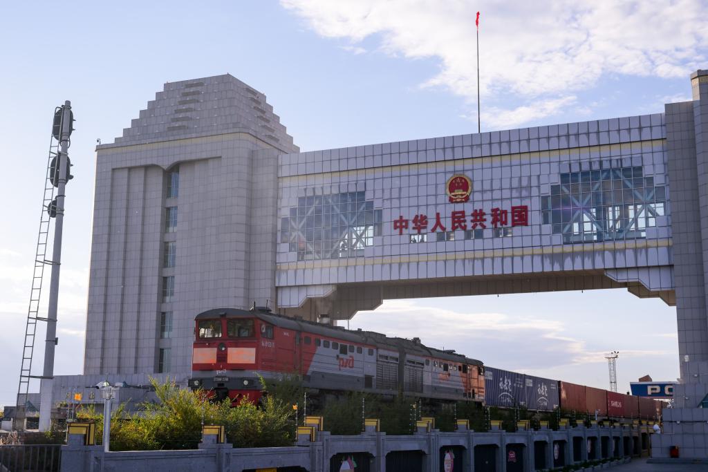أكبر ميناء بري في الصين يتعامل مع أكثر من 1700 رحلة لقطارات شحن بين الصين وأوروبا