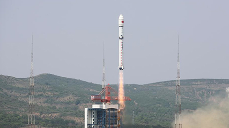  الصين ترسل أربعة أقمار اصطناعية إلى الفضاء