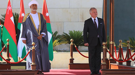  ملك الأردن وسلطان عمان يدعوان إلى ضرورة وقف إطلاق النار في غزة
