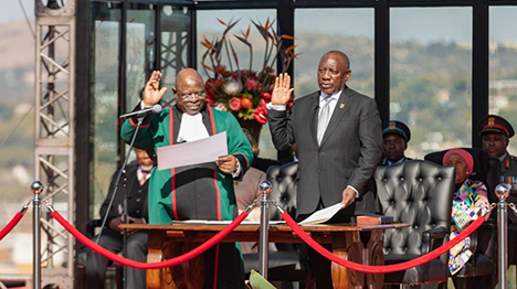سيريل رامافوزا يؤدي اليمين الدستورية رئيسا لجنوب إفريقيا لولاية ثانية