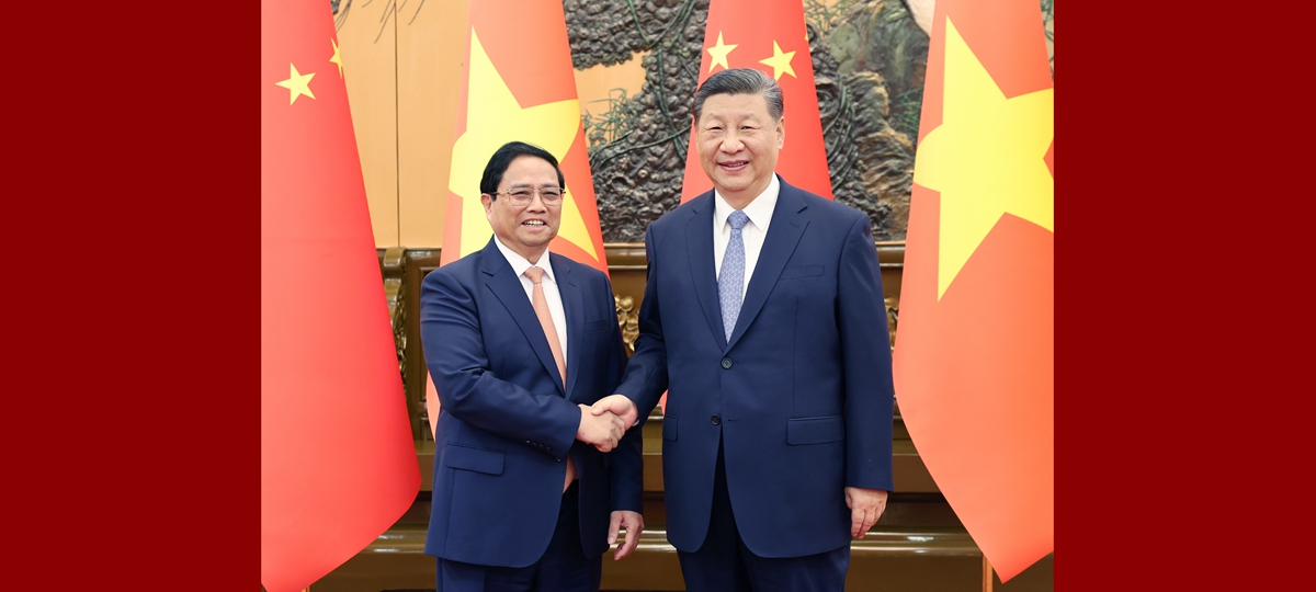شي يجتمع مع رئيس وزراء فيتنام