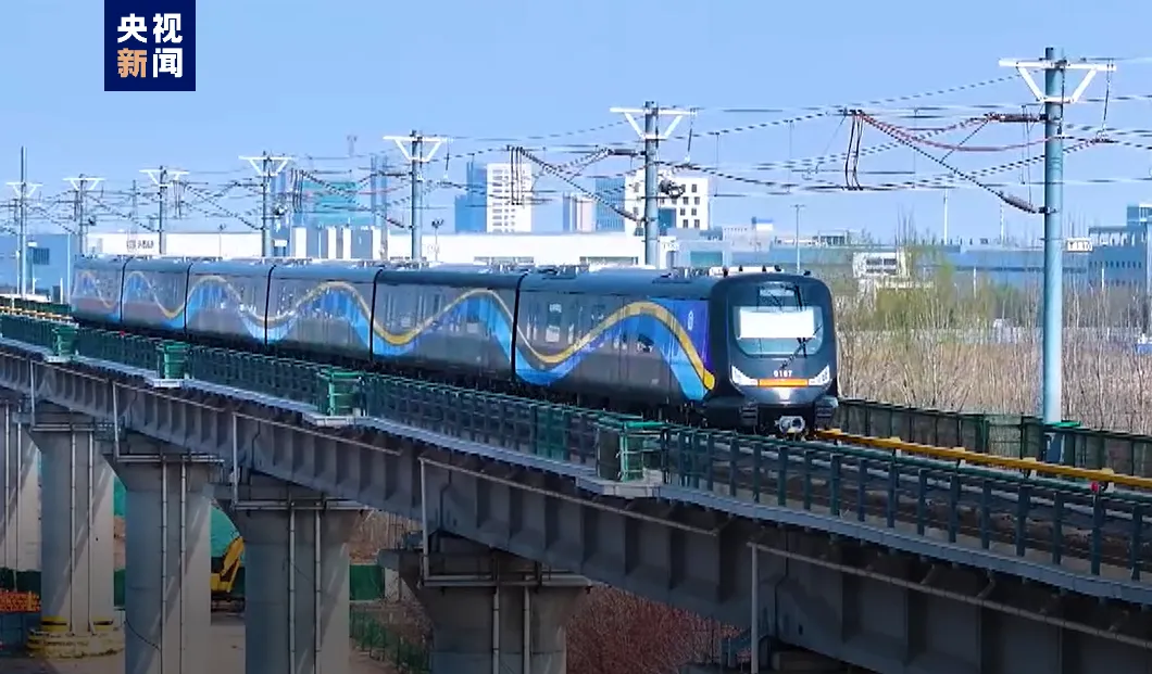 مدينة تشينغداو تختبر أول مترو أنفاق في العالم مصنوع من ألياف الكربون