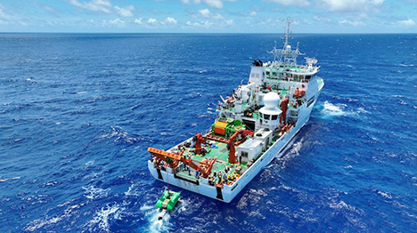 مركبة صينية لمهام التعدين الشاقة بأعماق البحار تصل إلى عمق قياسي خلال تجربة بحرية