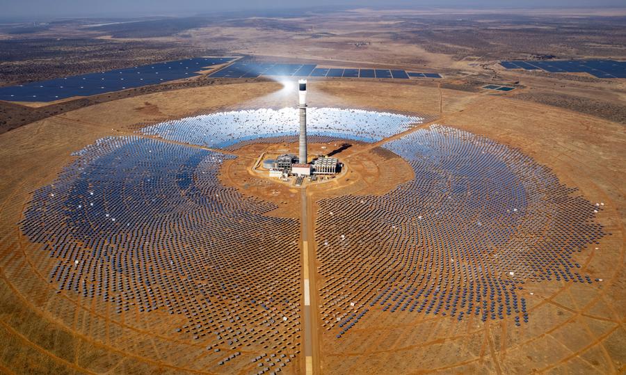 في الصورة الملتقطة جوا يوم 20 أغسطس 2024، جانب من محطة للطاقة الكهروضوئية في جنوب إفريقيا تم بناؤها من قبل شركة صينية. (شينخوا)