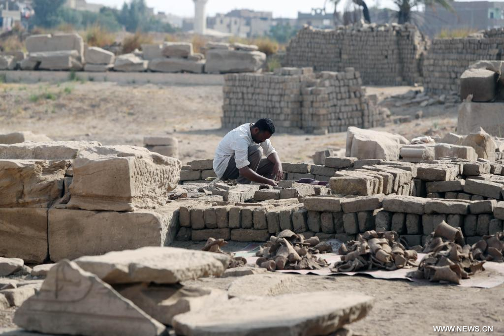 علماء آثار صينيون ومصريون يكتشفون أسرار معبد قديم في الأقصر جنوبي مصر