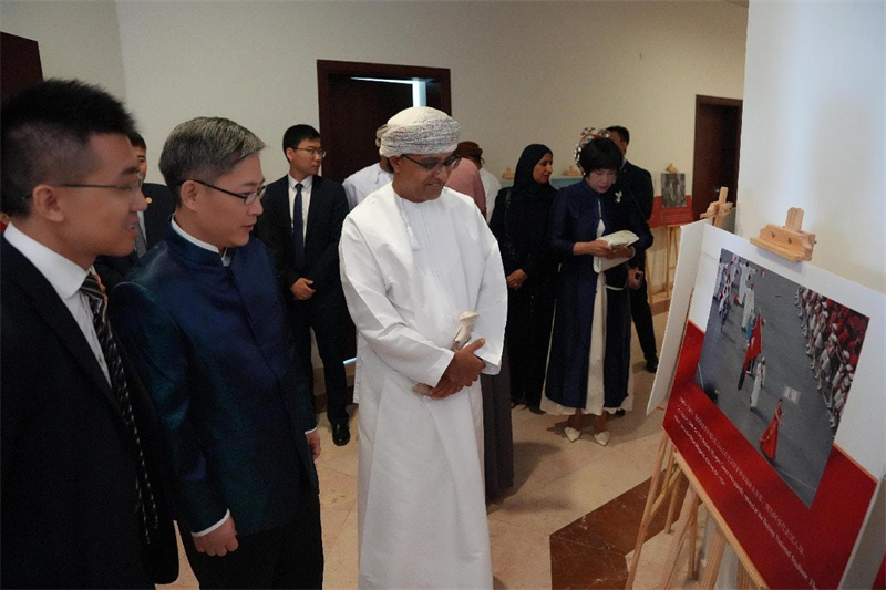 عُمان تدرج اللغة الصينية في مناهج المدارس الحكومية