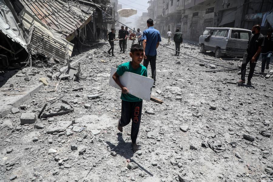 مقتل 52 فلسطينياً وإصابة 502 آخرين في هجمات إسرائيلية على قطاع غزة