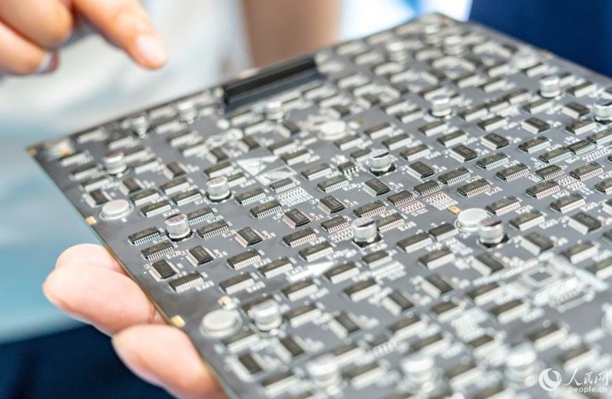 تشانغتشي تحقق قفزة تكنولوجية في تصنيع شاشات إل إي دي فائقة الدقة