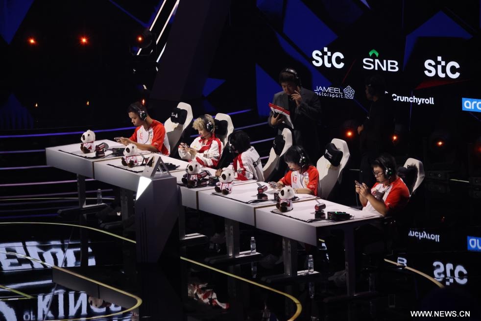 الفريق الصيني AG.AL يتوّج بلقب Honor of Kings ضمن كأس العالم للرياضات الإلكترونية 2025