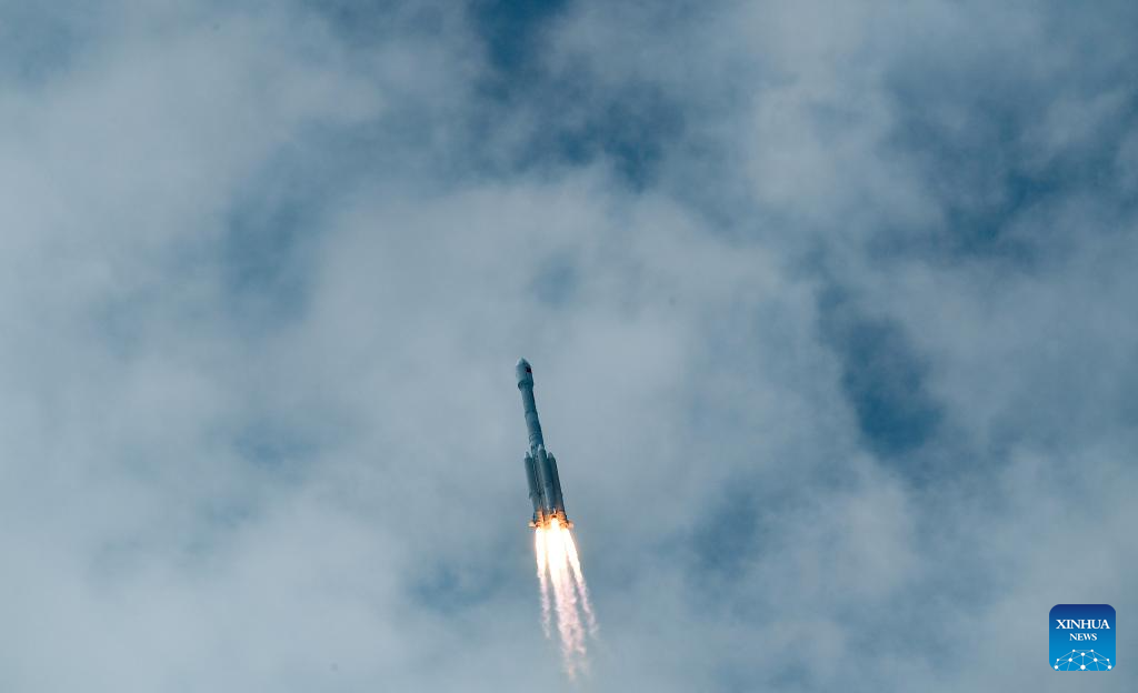 الصين تطلق قمرا اصطناعيا جديدا للاستشعار عن بعد