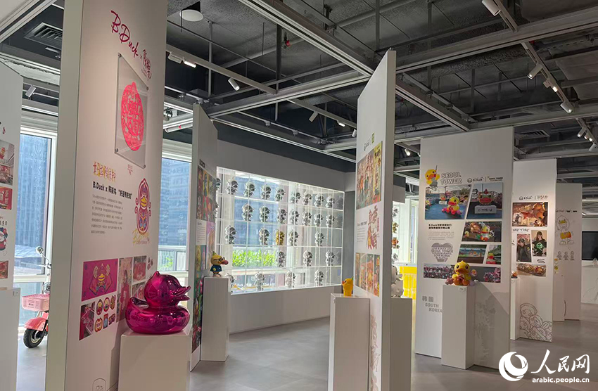 بي.داك .. قصة البطة الصفراء ذات الابتسامة اللطيفة والعينين اللامعتين