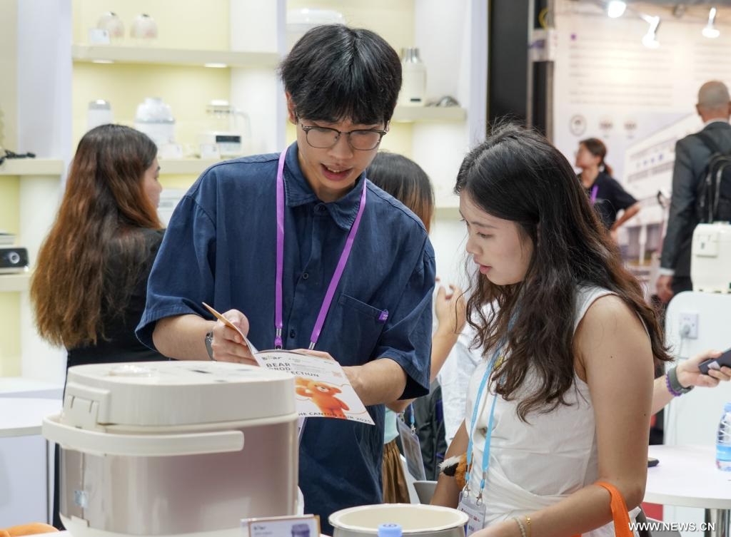 مشاركة عدد قياسي من العارضين والمشترين في الدورة الـ138 لمعرض 