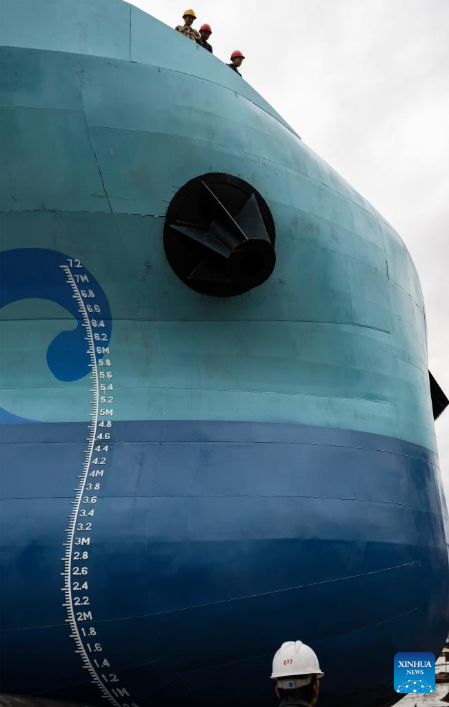 إطلاق أكبر سفينة شحن كهربائية بالكامل في الصين في مقاطعة هوبي