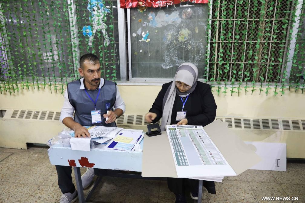 تقرير إخباري: العراقيون يتطلعون لمستقبل أفضل بعد الانتخابات البرلمانية السادسة