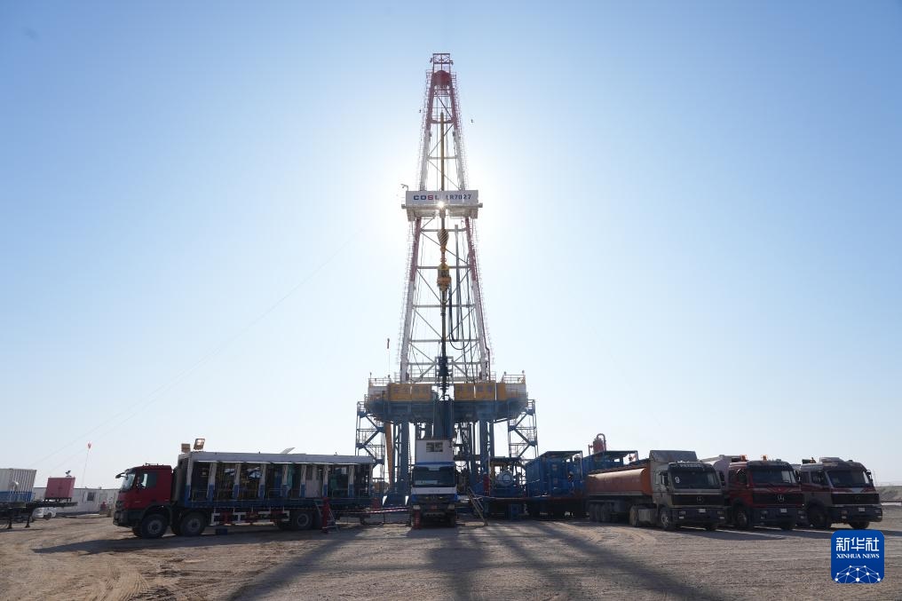 عمال النفط الصينيون متمركزون في قلب الصحراء العراقية