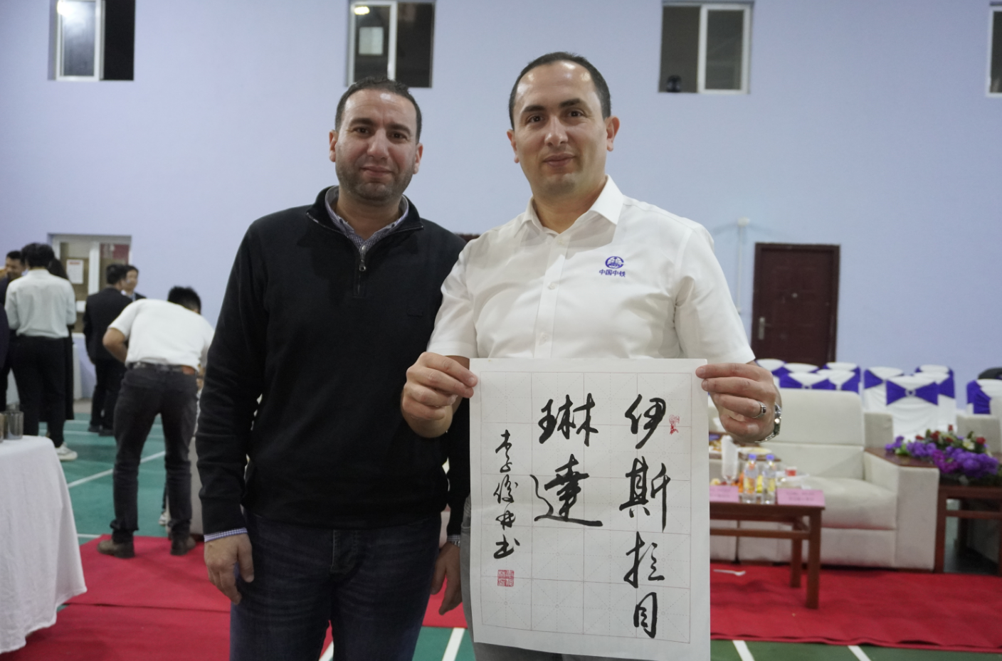 المقر الإقليمي لمجموعة شركة بناء السكك الحديدية الصينية في شمال افريقيا ينظم فعالية يوم التبادل الثقافي الصيني العربي