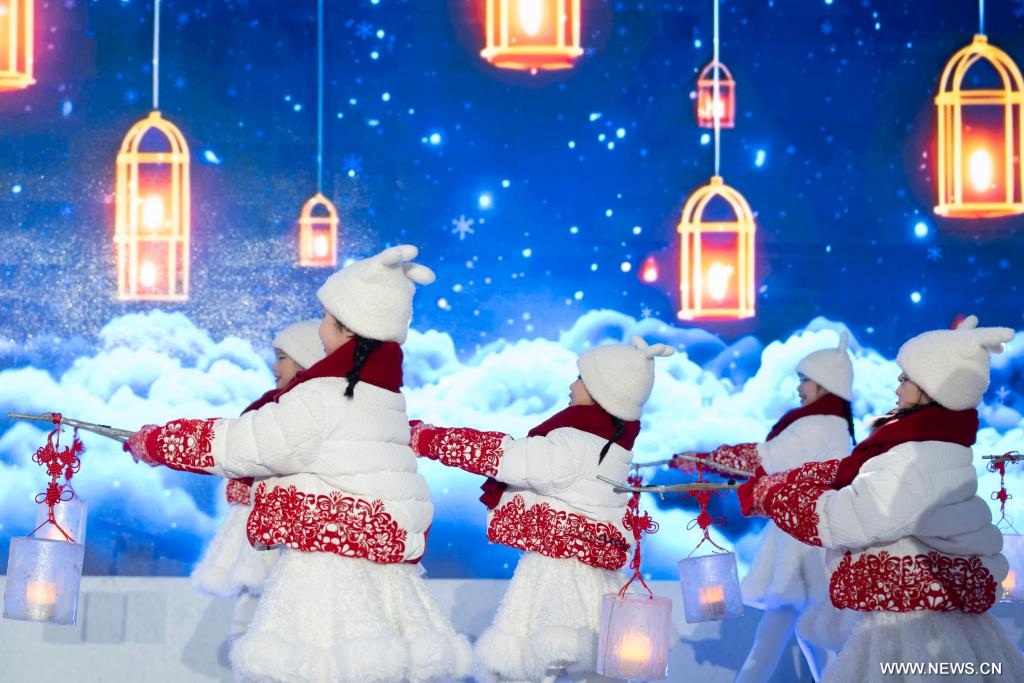 افتتاح "حوار رؤساء البلديات العالمي في هاربين" في شمال شرقي الصين