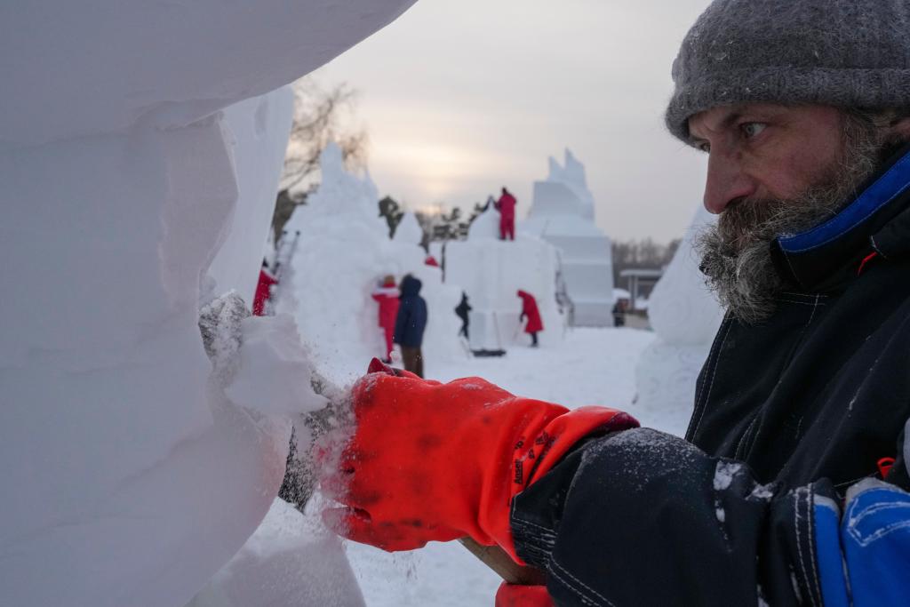 الصورة: مسابقة هاربين الدولية الـ28 للمنحوتات الثلجية في شمال شرقي الصين