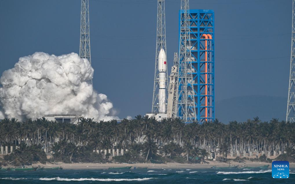 الصين تطلق إلى الفضاء مجموعة جديدة من الأقمار الاصطناعية للإنترنت