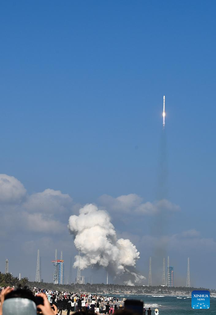 الصين تطلق إلى الفضاء مجموعة جديدة من الأقمار الاصطناعية للإنترنت