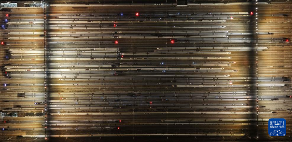 أسطول القطارات فائقة السرعة في قوانغتشو يتأهب لذروة أسفار عيد الربيع