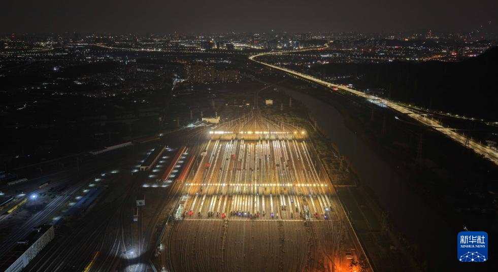 أسطول القطارات فائقة السرعة في قوانغتشو يتأهب لذروة أسفار عيد الربيع