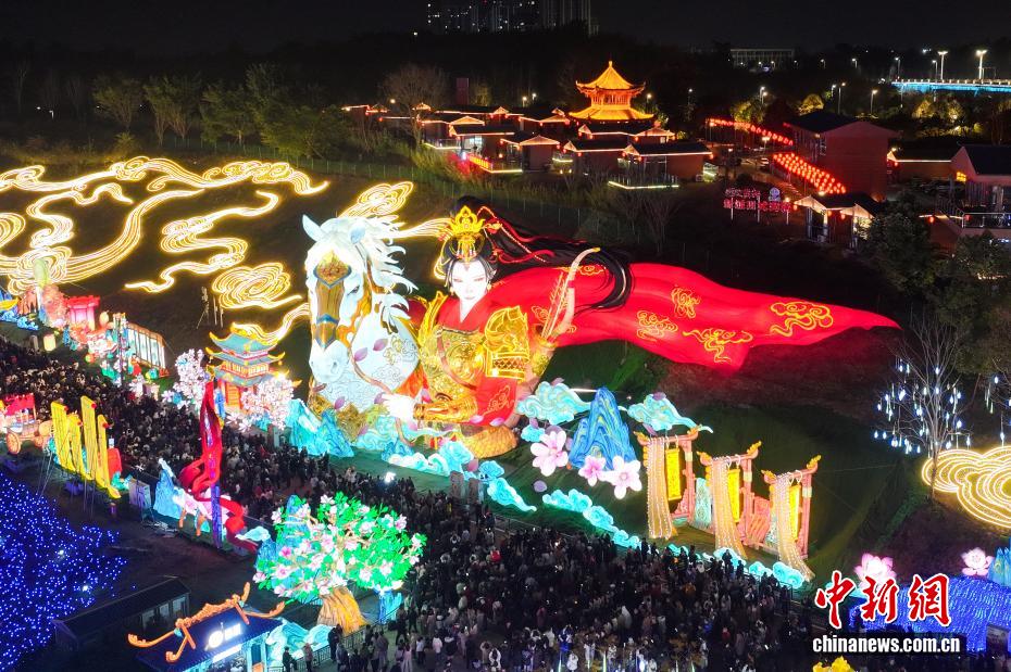صور جوية تبرز مهرجان زيغونغ الدولي الثاني والثلاثين للفوانيس الملونة
