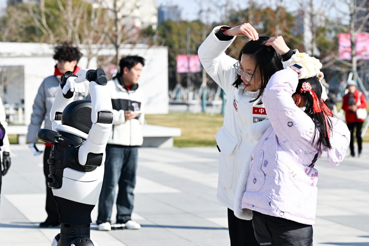 السوق الصينية تشهد نموا متسارعا لطب تأجير الروبوتات البشرية
