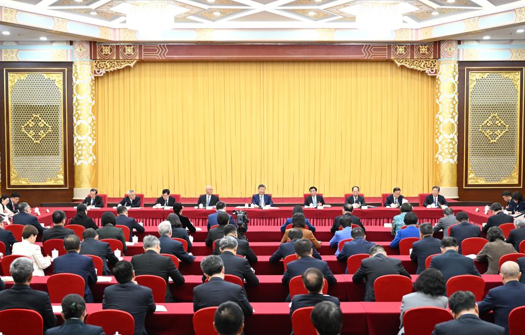 شي يدعو إلى إحراز تقدم حاسم في دفع مبادرة الصين الصحية خلال فترة الخطة الخمسية الـ15