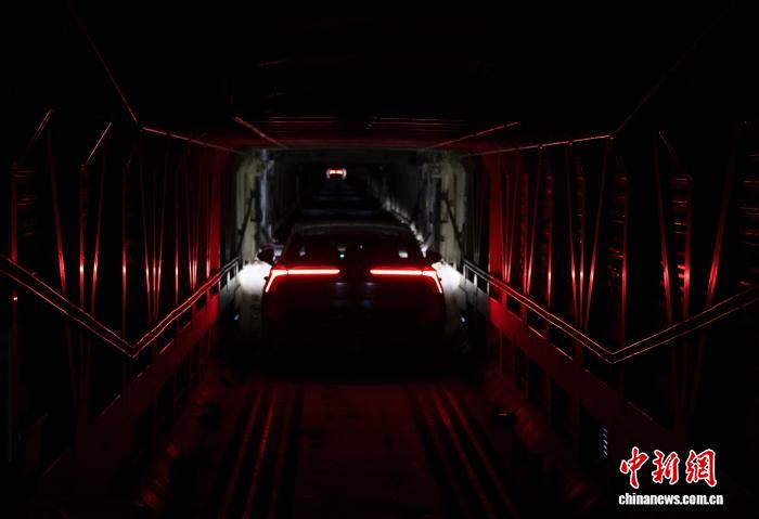 ميناء نينغده، بوابة لتصدير السيارات الصينية برّا