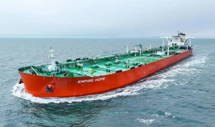 في إنجاز صناعي صيني مستقل، تسليم ناقلة النفط العملاقة "جونوانغ"