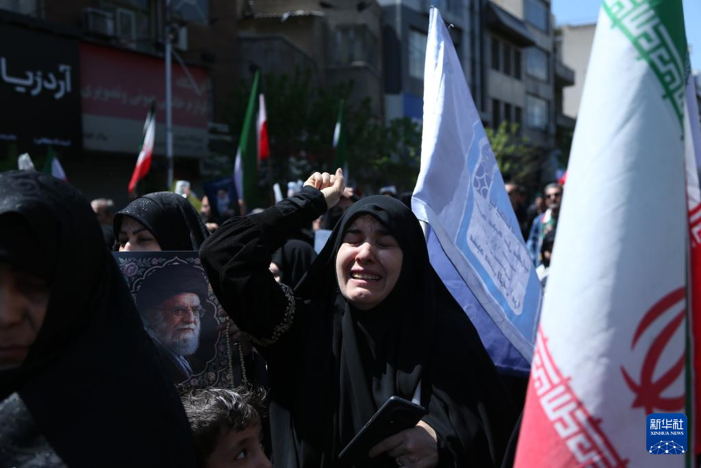 إيران تحيي