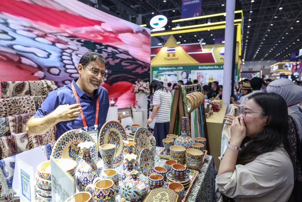 الصورة: الدورة السادسة من معرض الصين الدولي للمنتجات الاستهلاكية