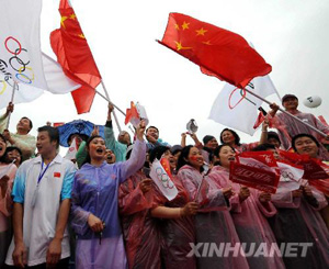 تتابع شعلة أولمبياد بكين فى مدينة قوييانغ 