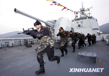 قائد الأسطول الصينى: الصين مستعدة لارسال سفن حربية الى الصومال لمراقبة السفن
