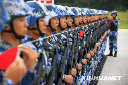 تدريبات الجنود الذين سيشاركون في العرض العسكري في العيد الوطني الصيني