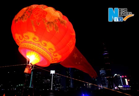 انطلاق البالون الساخن الضخم في شانغهاي استقبالا للعيد الوطني 