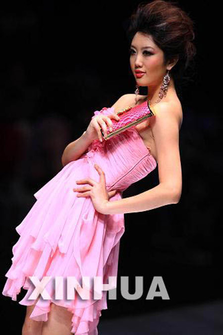 اسبوع الصين الدولى للأزياء الحديثة 
