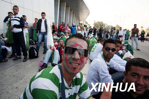 تدفق الهواة الجزائريين  إلى السودان لتشجيع منتخبهم فى المباراة ضد مصر