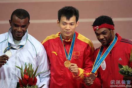 الصين تفوز بأول ميدالية ذهبية في سباق 100 متر رجال