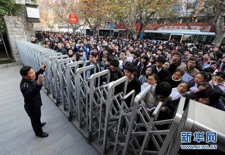 مليون شخص يشاركون في امتحان مسابقة الوظيفة العمومية في الصين