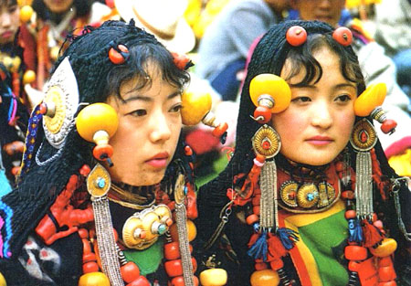 مجوهرات المرأة التبتية ـــ أناقة ورقي وحضارة