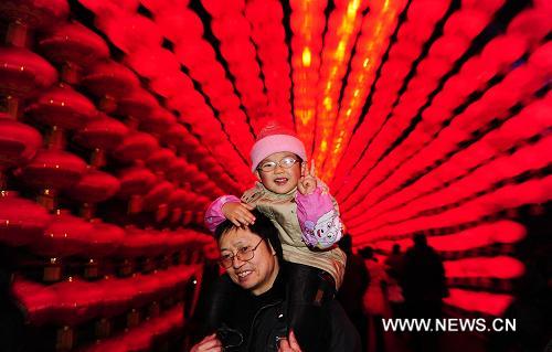 انطلاق مهرجان الفوانيس في جنوب غرب الصين 