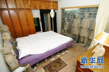 فندق تماثيل الجنود والخيول الصلصالية في شيآن ينفرد بنمطه المتميز 