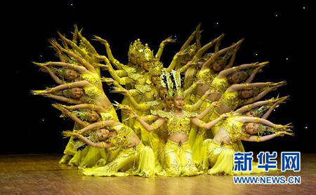 عروض فرقة الفنون الصينية تهز مسرح قطر الوطني