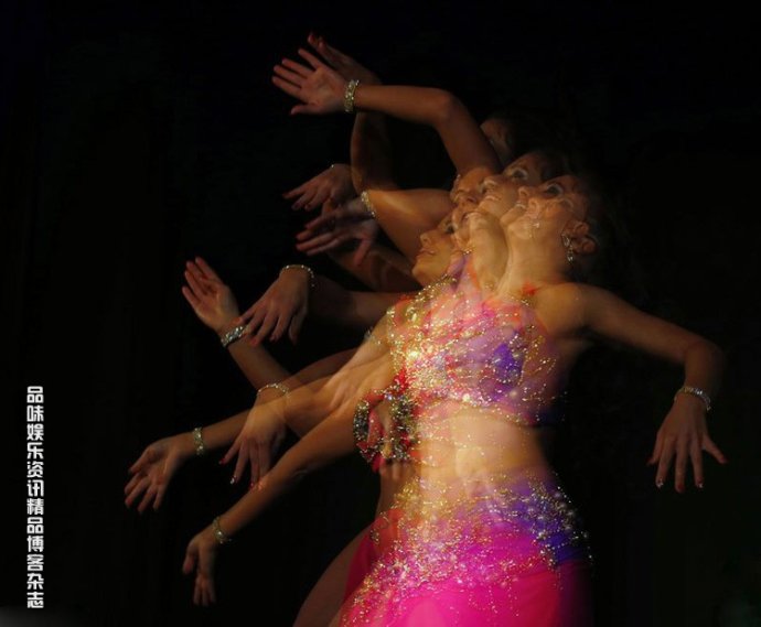 مشاركة في مسابقة ملكة الرقص الشرقي لعام 2012 التي أقيمت مؤخرا في العاصمة المجرية بودابست.